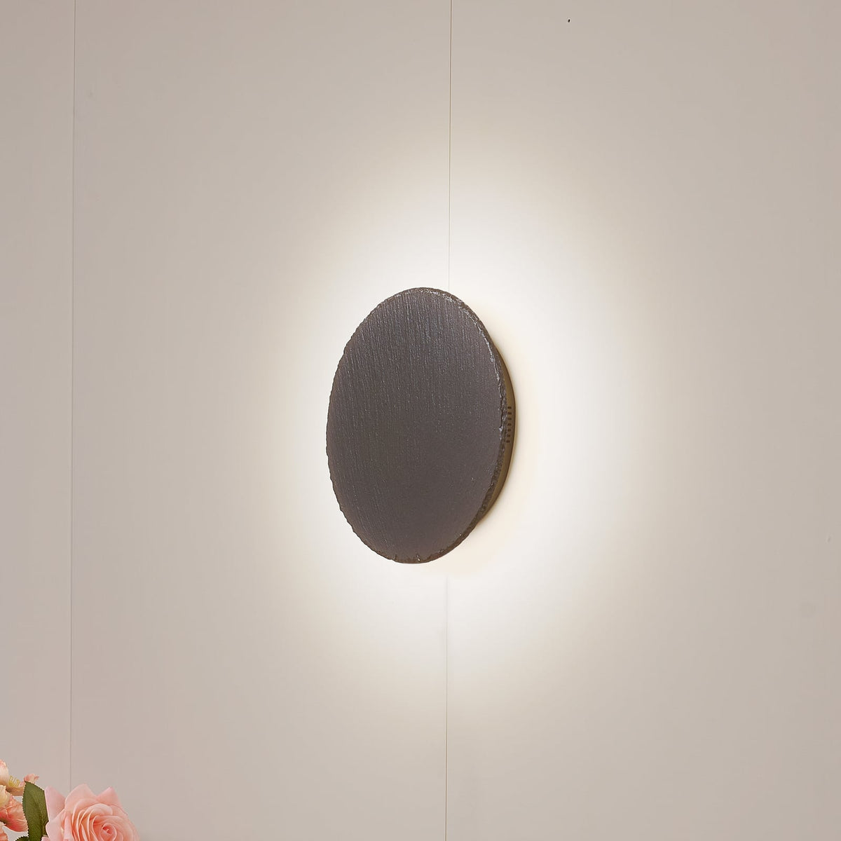 LED vegglampe Peetu skiferstein dimbar forfra