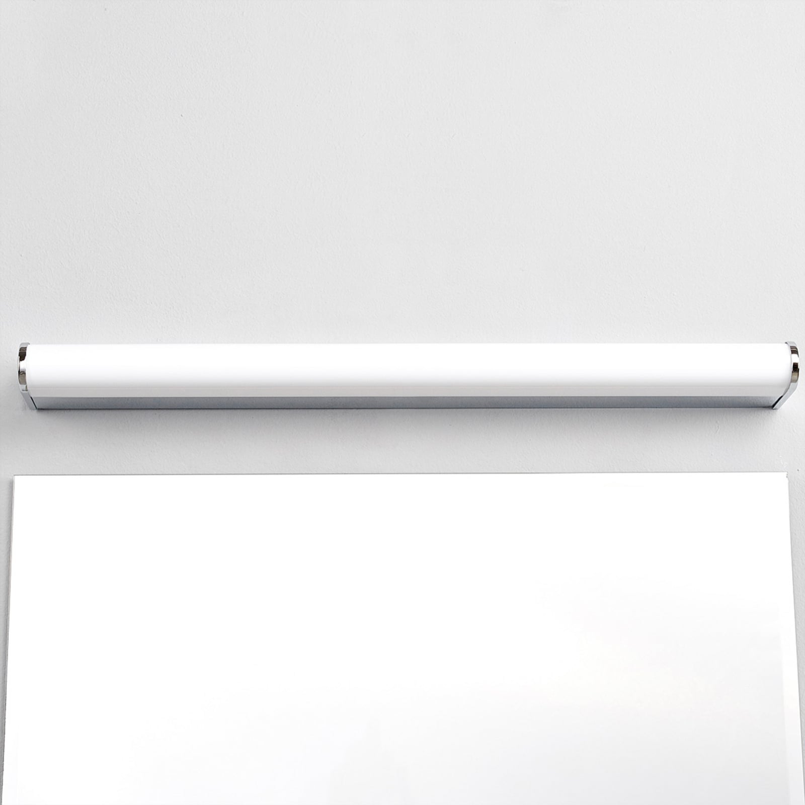 Nærbilde av LED vegglampe Philippa krom akryl 58 cm IP44