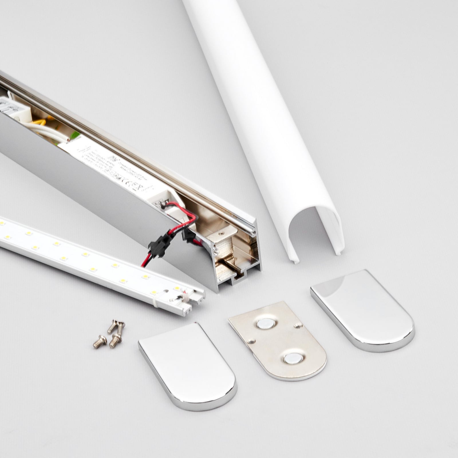 LED vegglampe Philippa krom akryl 58 cm IP44 i interiør