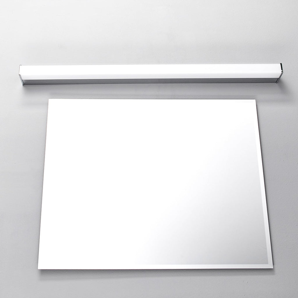 LED vegglampe Philippa krom akryl 89 cm nærbilde av LED-lys
