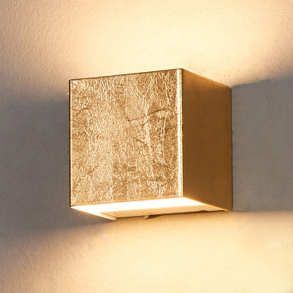 LED vegglampe Quentin gull metall forfra