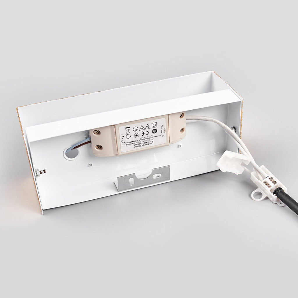 LED vegglampe Quentin gullfarget metall med tilkoblingspunkt