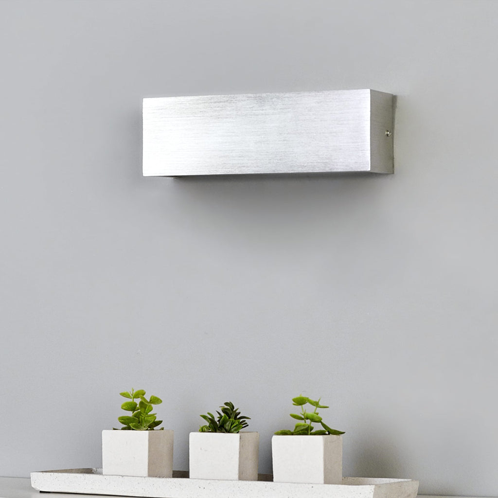 LED vegglampe Ranik aluminium 25 cm varmhvit detalj