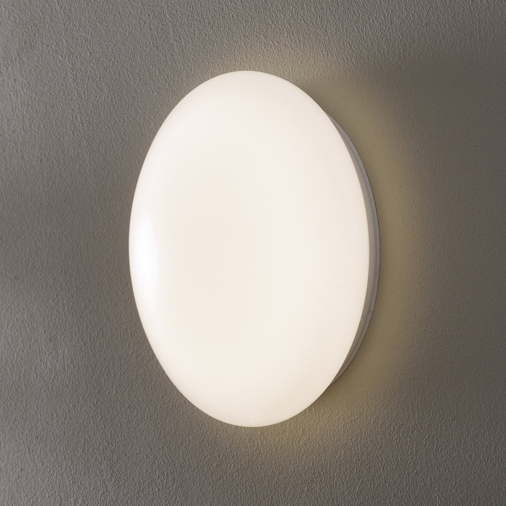 LED-vegglampe Renzo+ med bevegelsessensor forfra