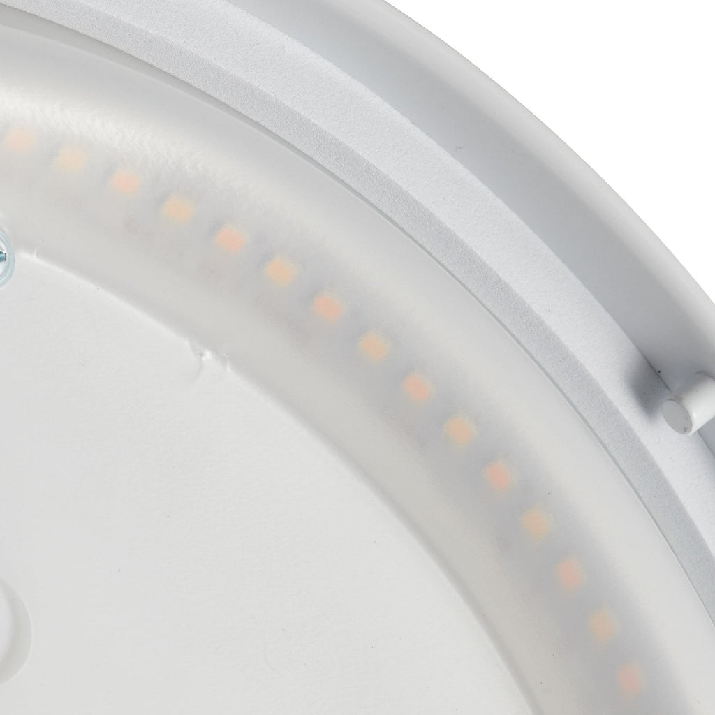 LED vegglampe Renzo+ rund med justerbar fargetemperatur i bruk