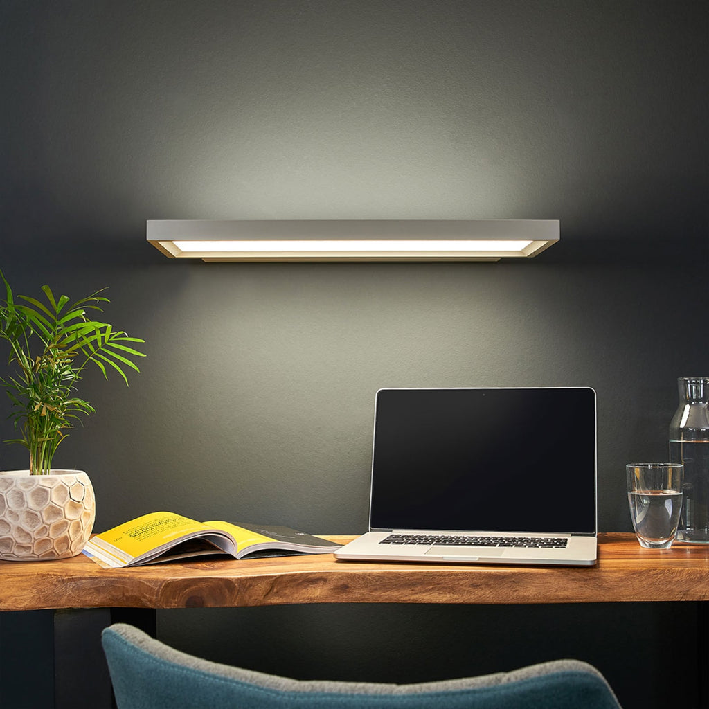 LED vegglampe Rick dimbar grå opp/ned 61 cm detalj