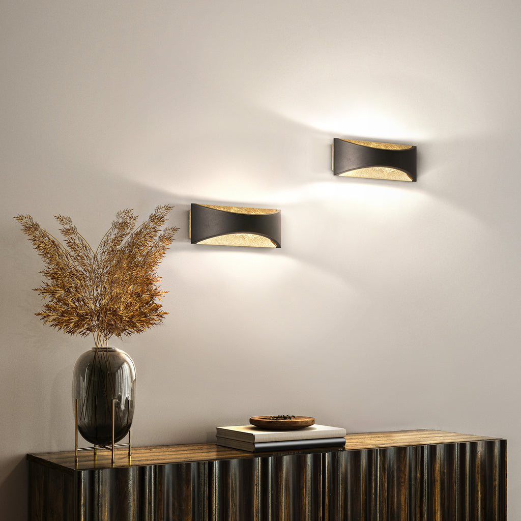 LED vegglampe Rio svart bladgull bakside og monteringsdetaljer