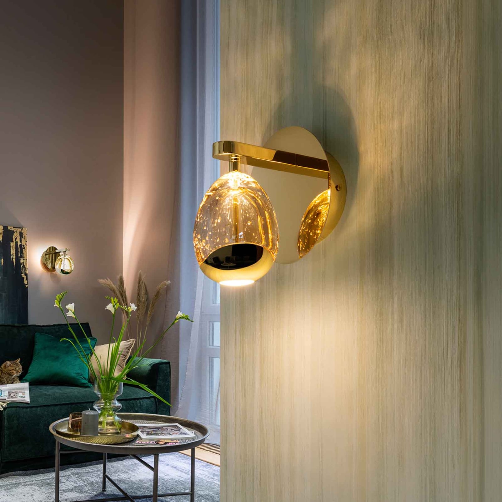LED vegglampe Rocio dråpeformet glass gull bakside