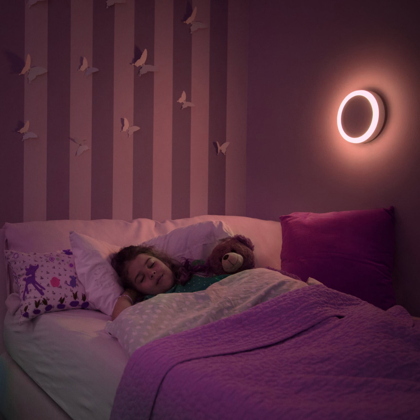 LED vegglampe rund Ø20 cm RGB fjernkontroll 19W varmhvit LEDVANCE nærbilde