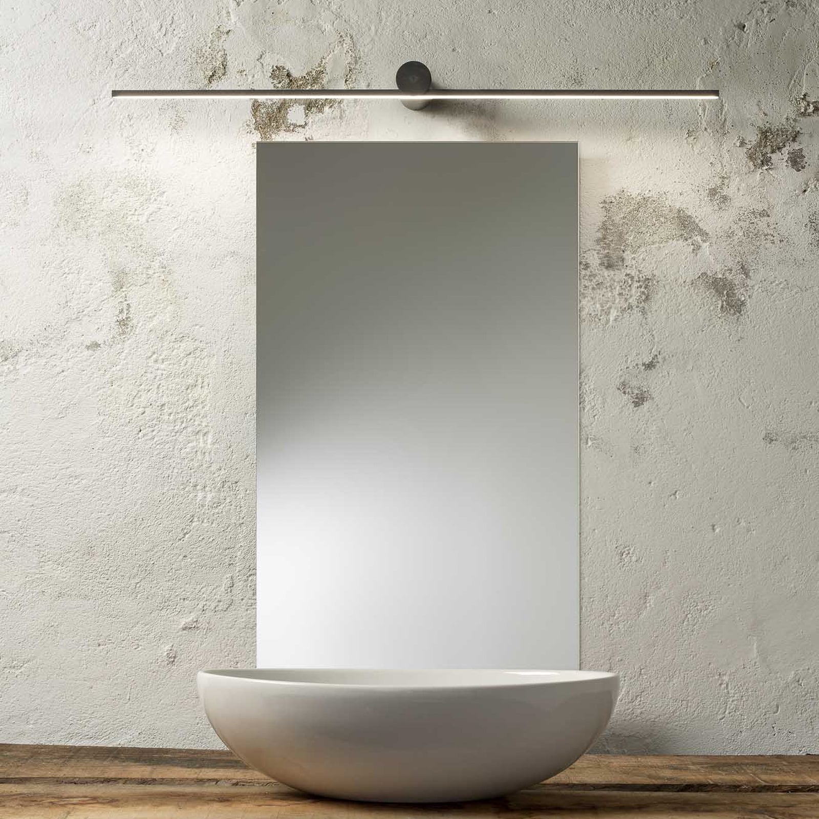 LED vegglampe Slight AP svart metall montert over speil