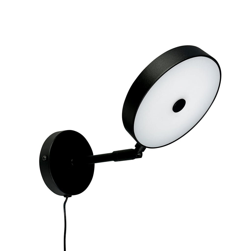 LED vegglampe Starlight dimbar svart montert i rom