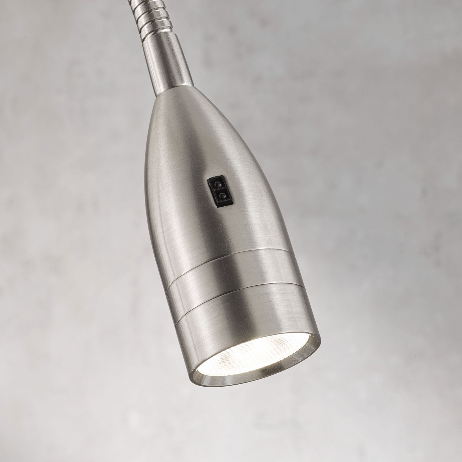 Sideprofil av LED vegglampe Sten dimbar med gestestyring matt nikkel