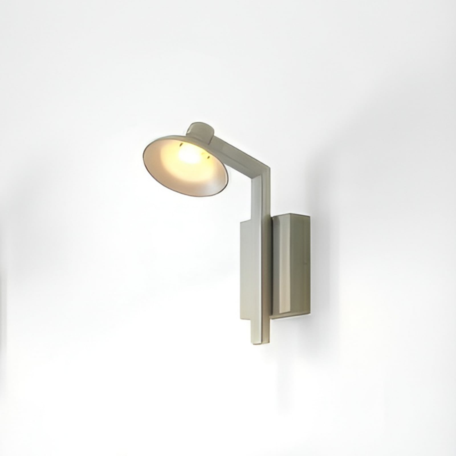 LED vegglampe Steve aluminium dimbar med USB-C 24 cm forfra
