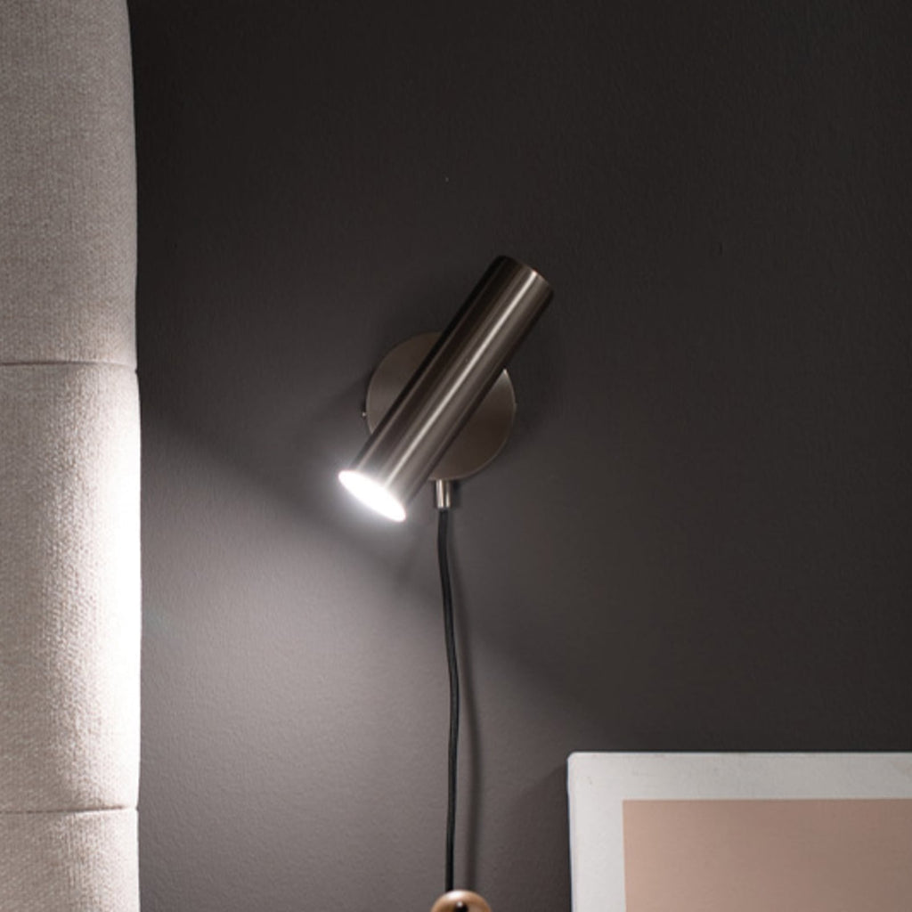 LED vegglampe Stina nikkel tekstil 3-trinns dimbar forfra
