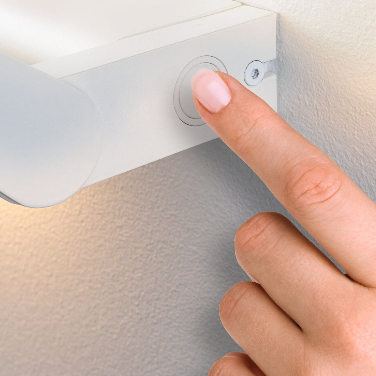 LED vegglampe Stine wallwasher 3-stegs dimbar hvit 55 cm nærbilde av aluminium