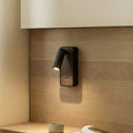 LED vegglampe Tallis svart med USB-C og bryter forfra