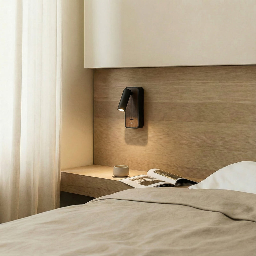 LED vegglampe Tallis svart med USB-C og bryter bakside