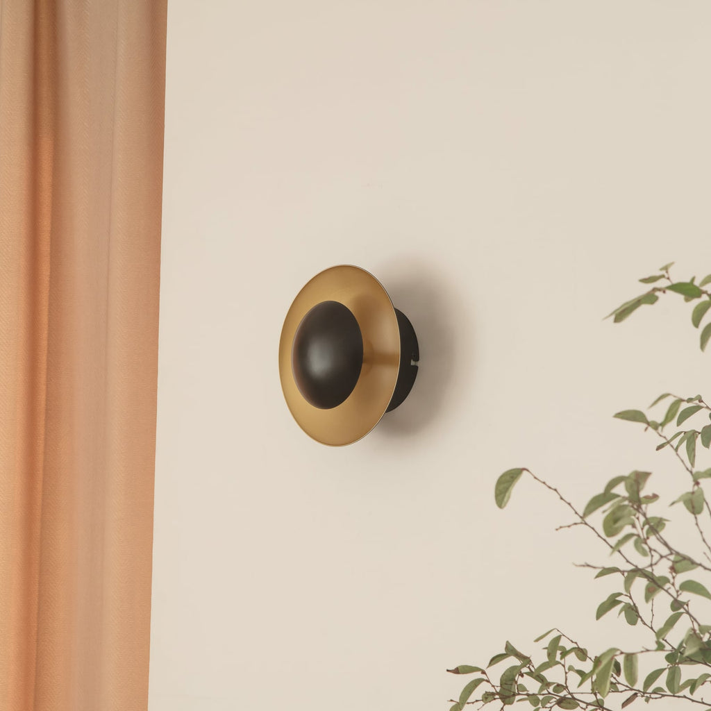 LED vegglampe Tiama rund jern svart/gull bakside