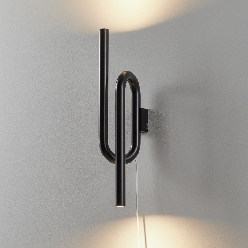 LED vegglampe Tobia opp og ned svart 40 cm med bryter forfra