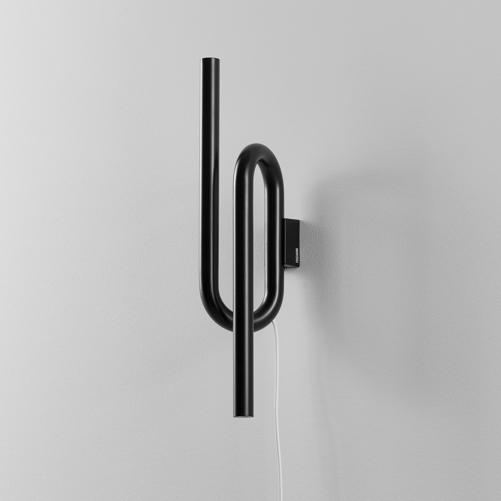 LED vegglampe Tobia opp og ned svart 40 cm med bryter bakside