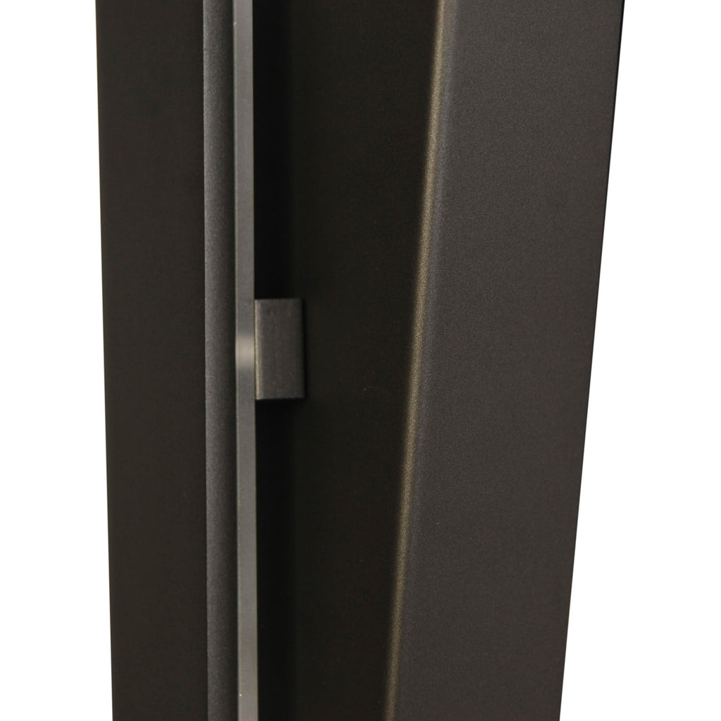 LED vegglampe Trevor med bryter svart metall 62 cm sett fra skrått