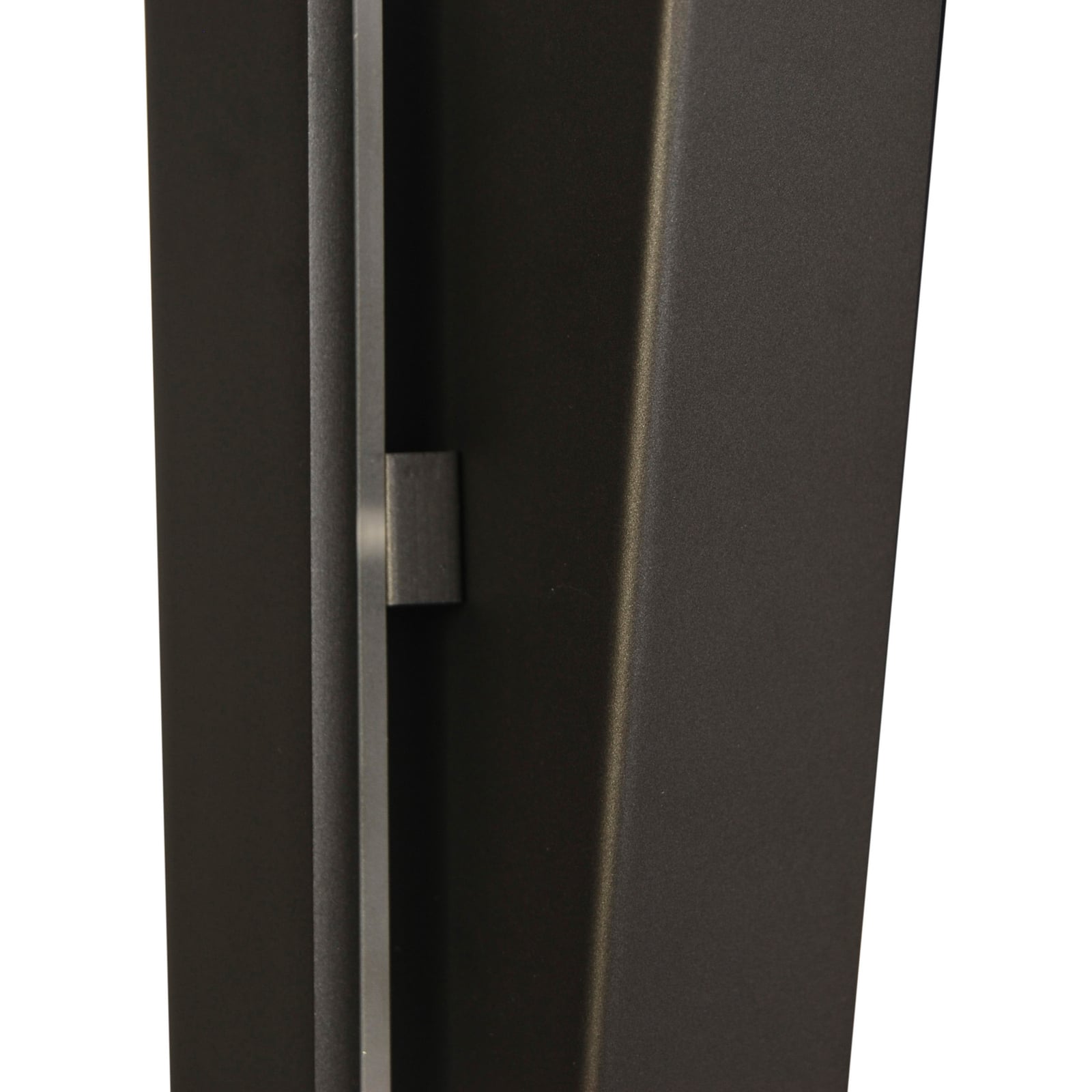 LED vegglampe Trevor med bryter svart metall 62 cm sett fra skrått