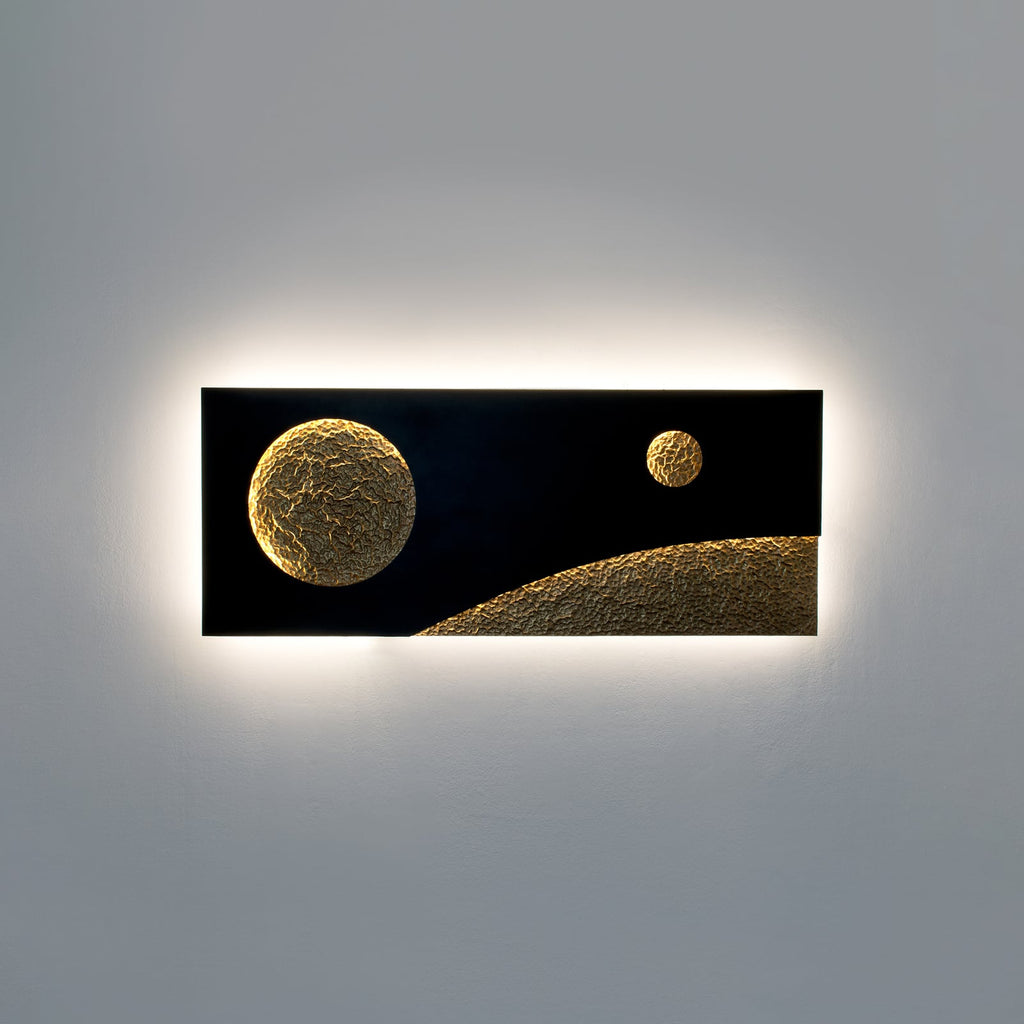 LED vegglampe Universo Spettro svart og gull bakside