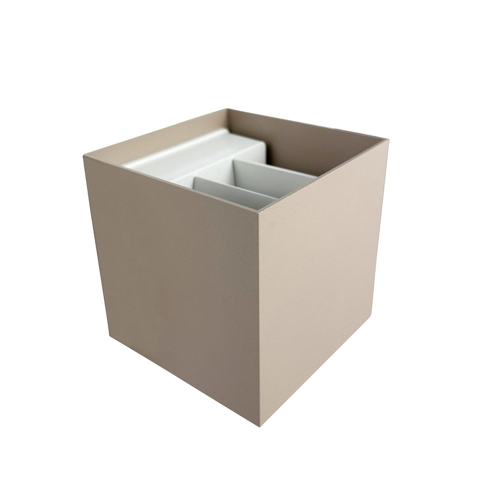 LED vegglampe Venus opp og ned beige aluminium detalj