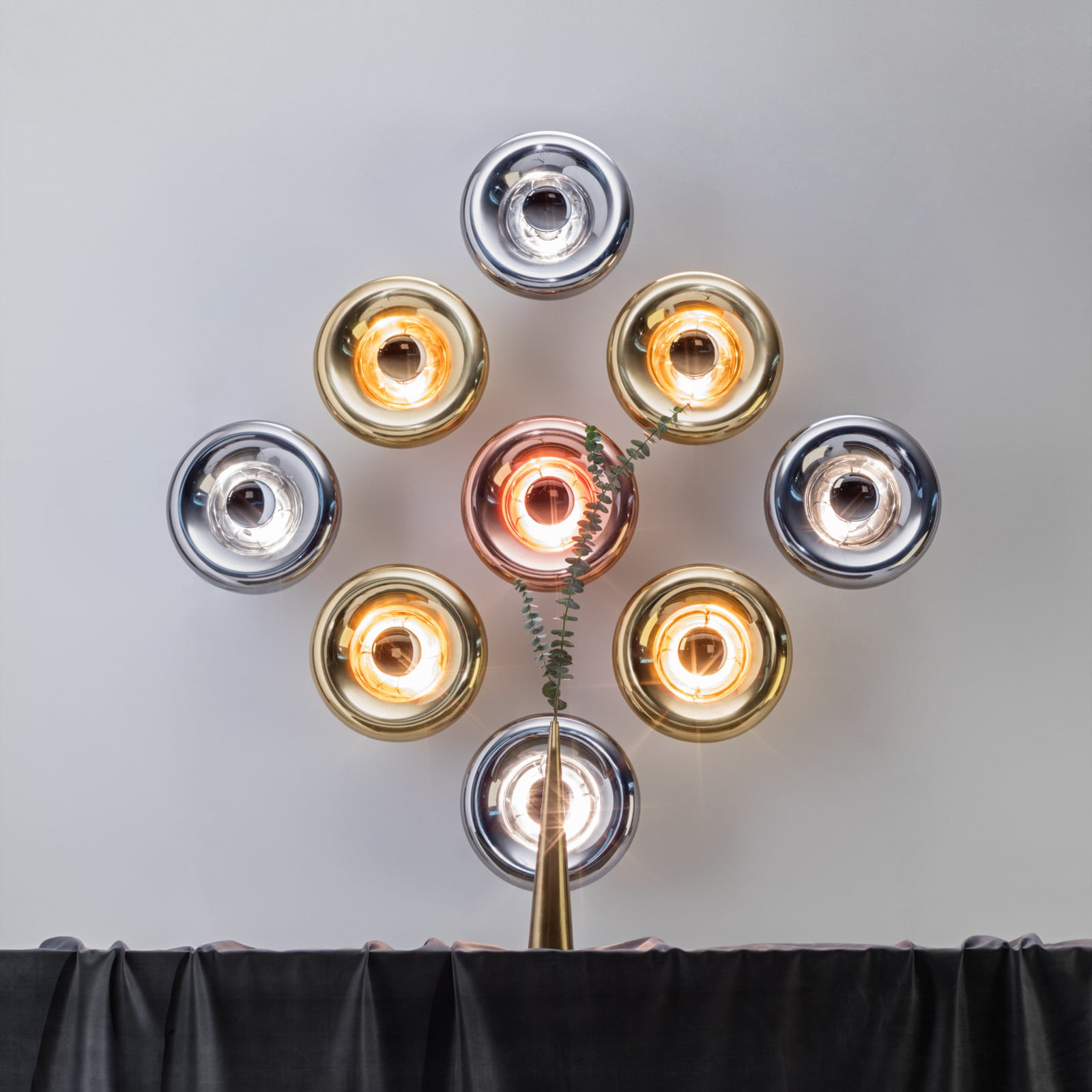 LED vegglampe Void Surface kobber dimbar med varmt lys