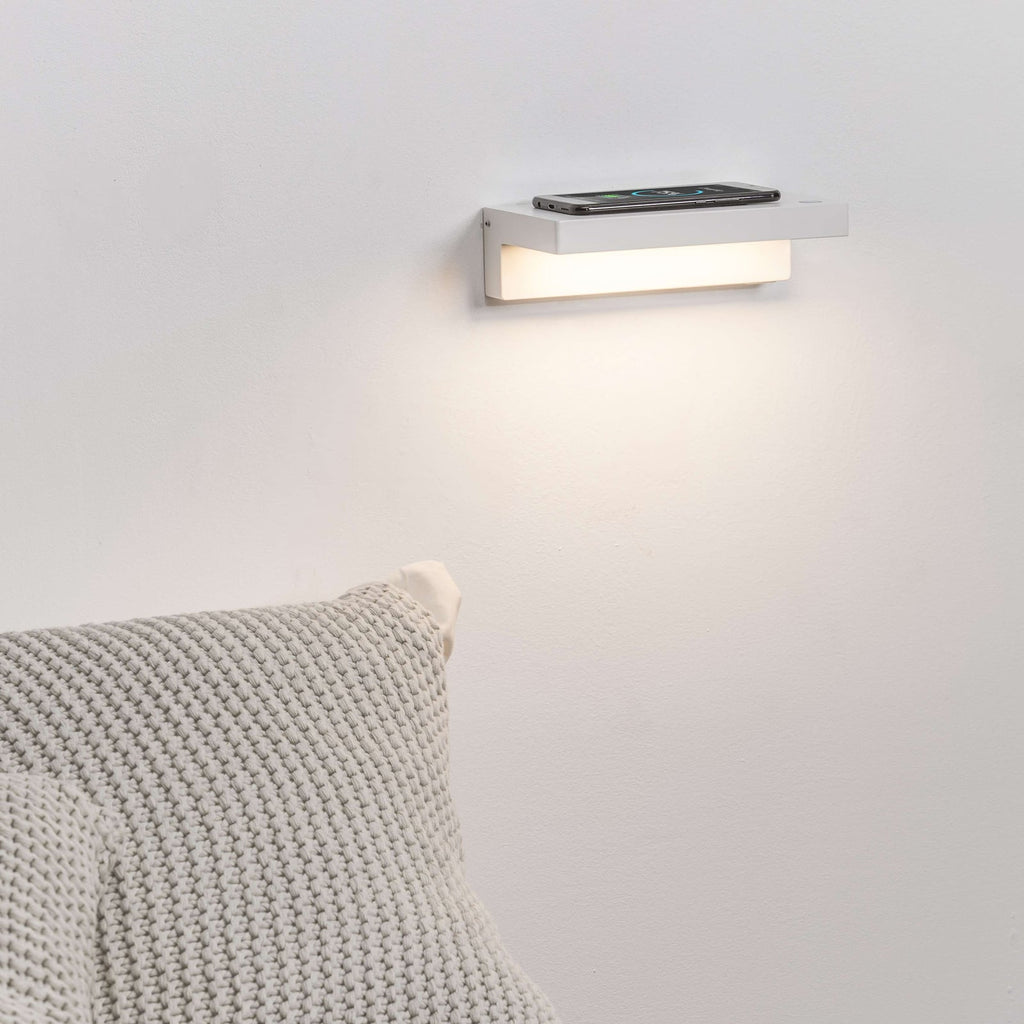 LED vegglampe Well dimbar hvit USB trådløs lader bakside