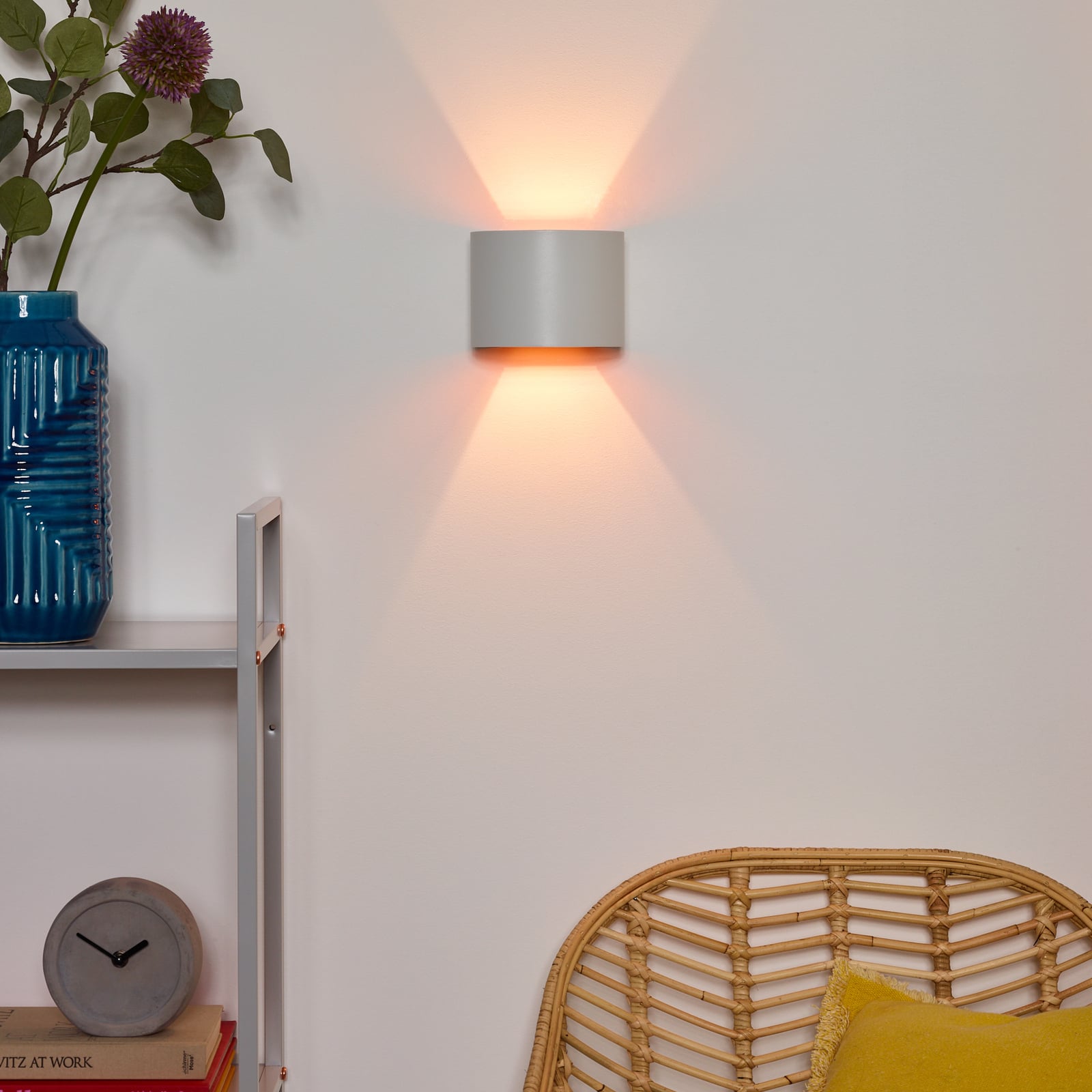 LED vegglampe Xio sylinder dimbar hvit 13 cm bakside