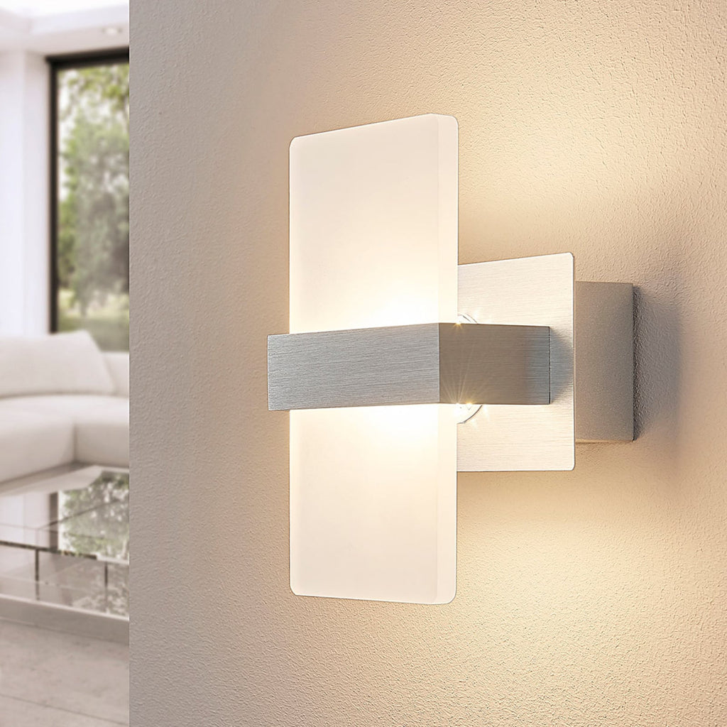 LED vegglampe Yorick med bryter alu/hvit 18 cm forfra