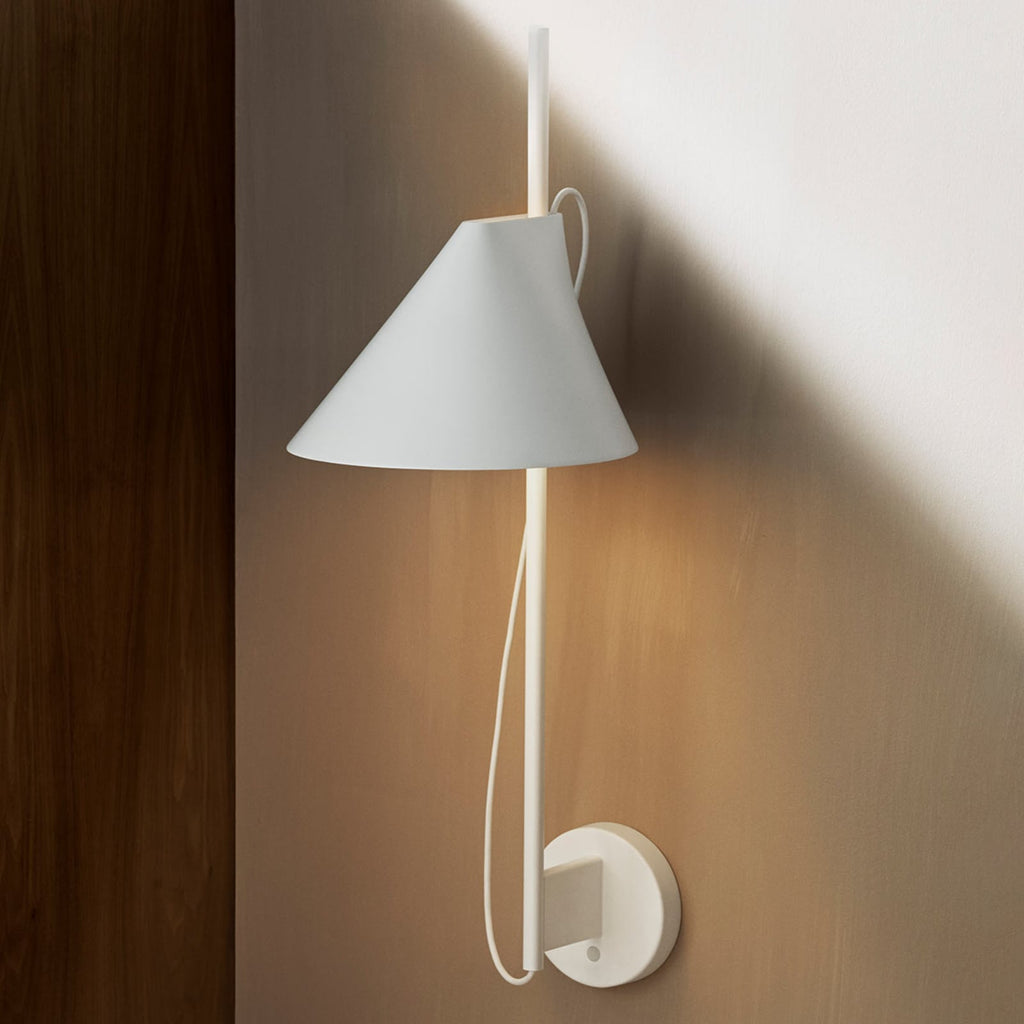 LED vegglampe Yuh dimbar hvit høydejusterbar forfra