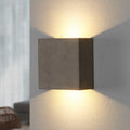 LED vegglampe Yva betong grå opp og ned forfra