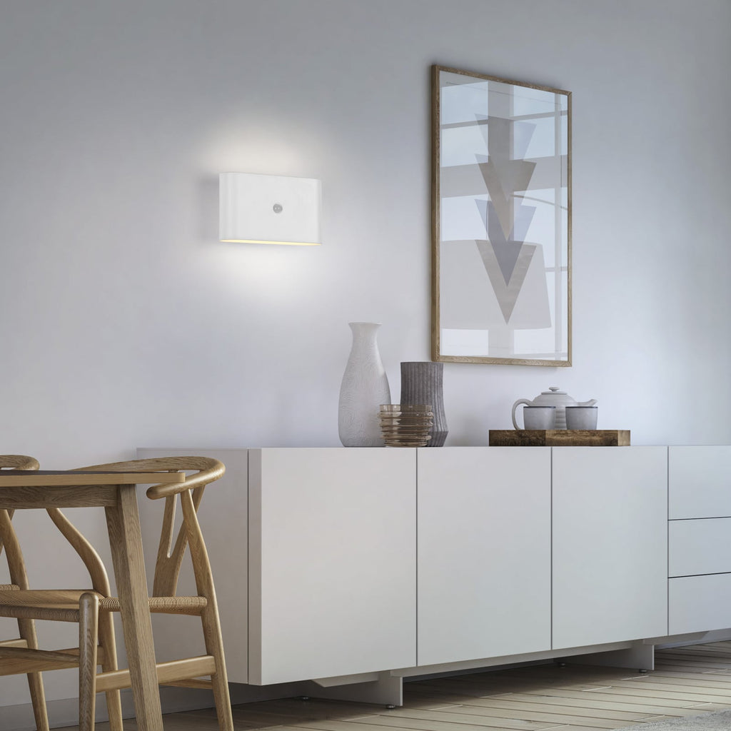 LED vegglampe Ziddy oppladbar montert på vegg