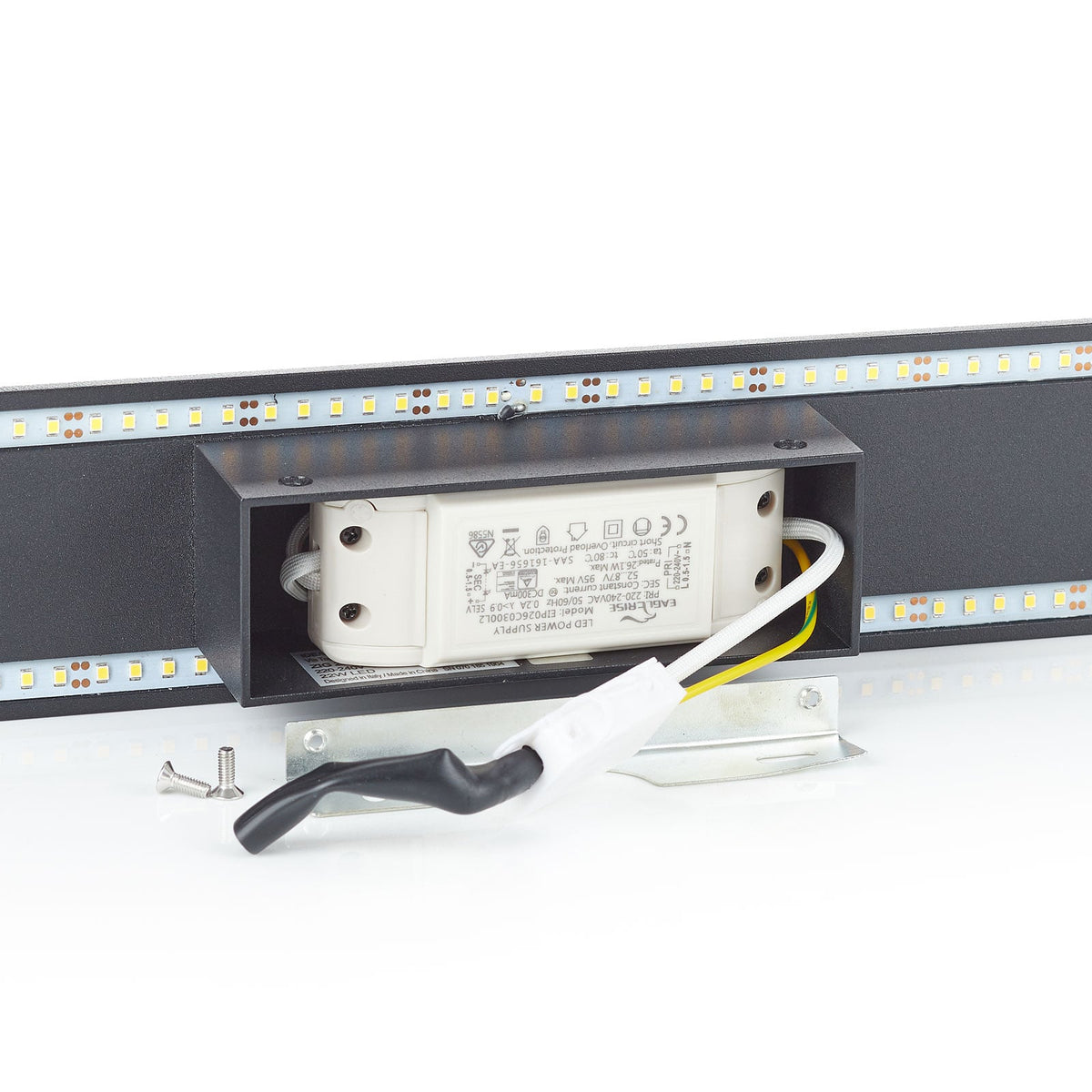 LED vegglampe Zig Zag svart aluminium installasjon og ledninger