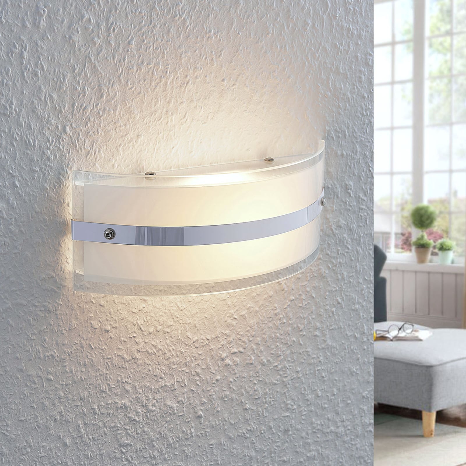 LED vegglampe Zinka hvit glass og krom bakside