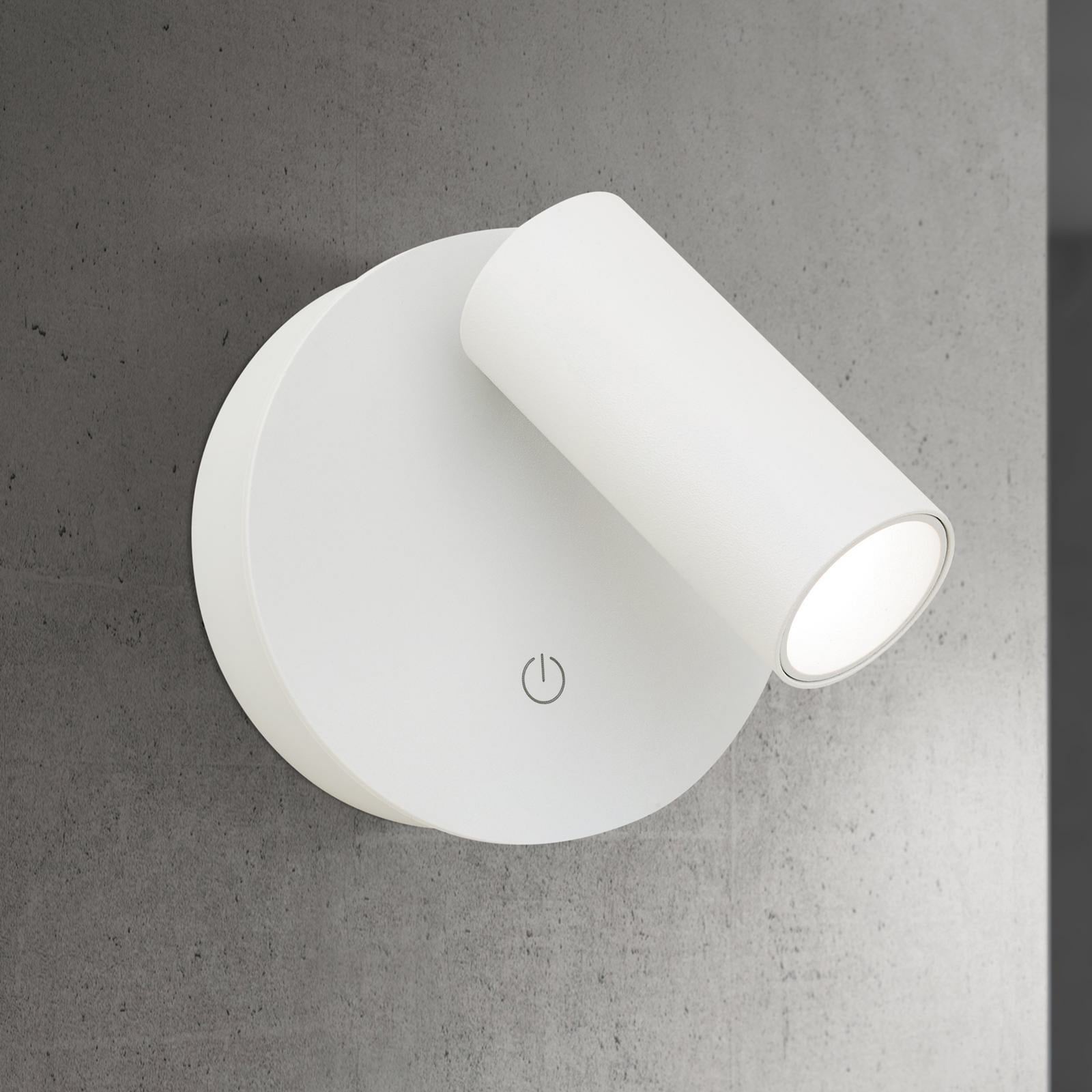 Nærbilde av LED veggspot Luxy oppladbar hvit aluminium med touch dimmer
