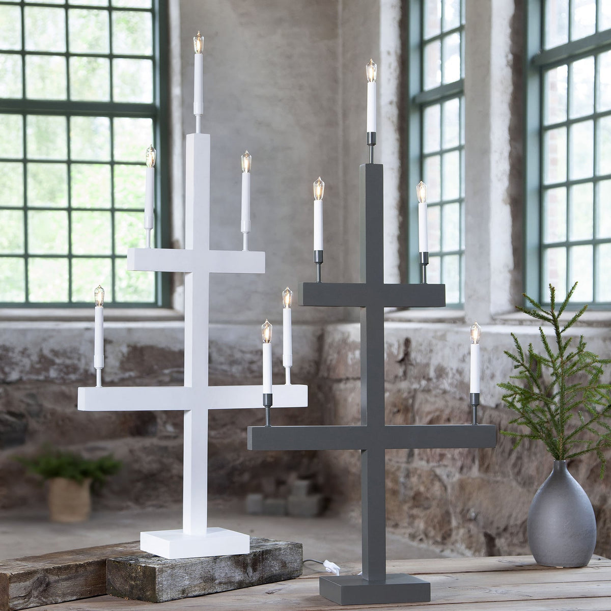 LED-vinduslysestake Storm 5 lys tre/metall 118 cm montert