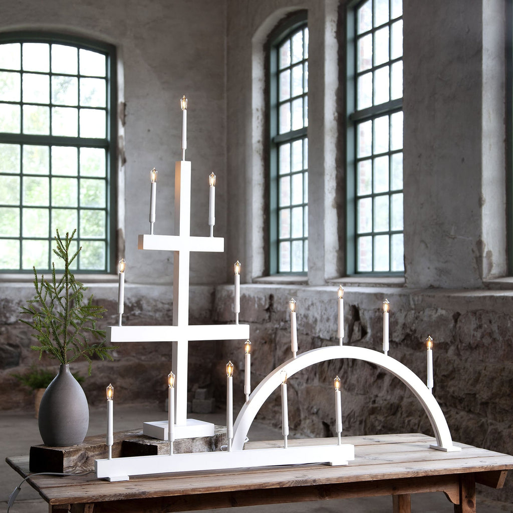 Montert LED-vinduslysestake Storm 5 lys tre/metall hvit 59 cm i vindu