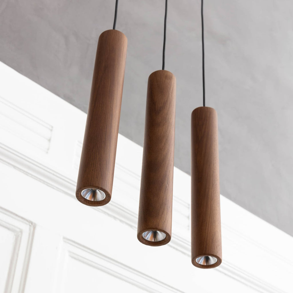 Lysdetalj på LED pendellampe Chimes Tall mørk eik