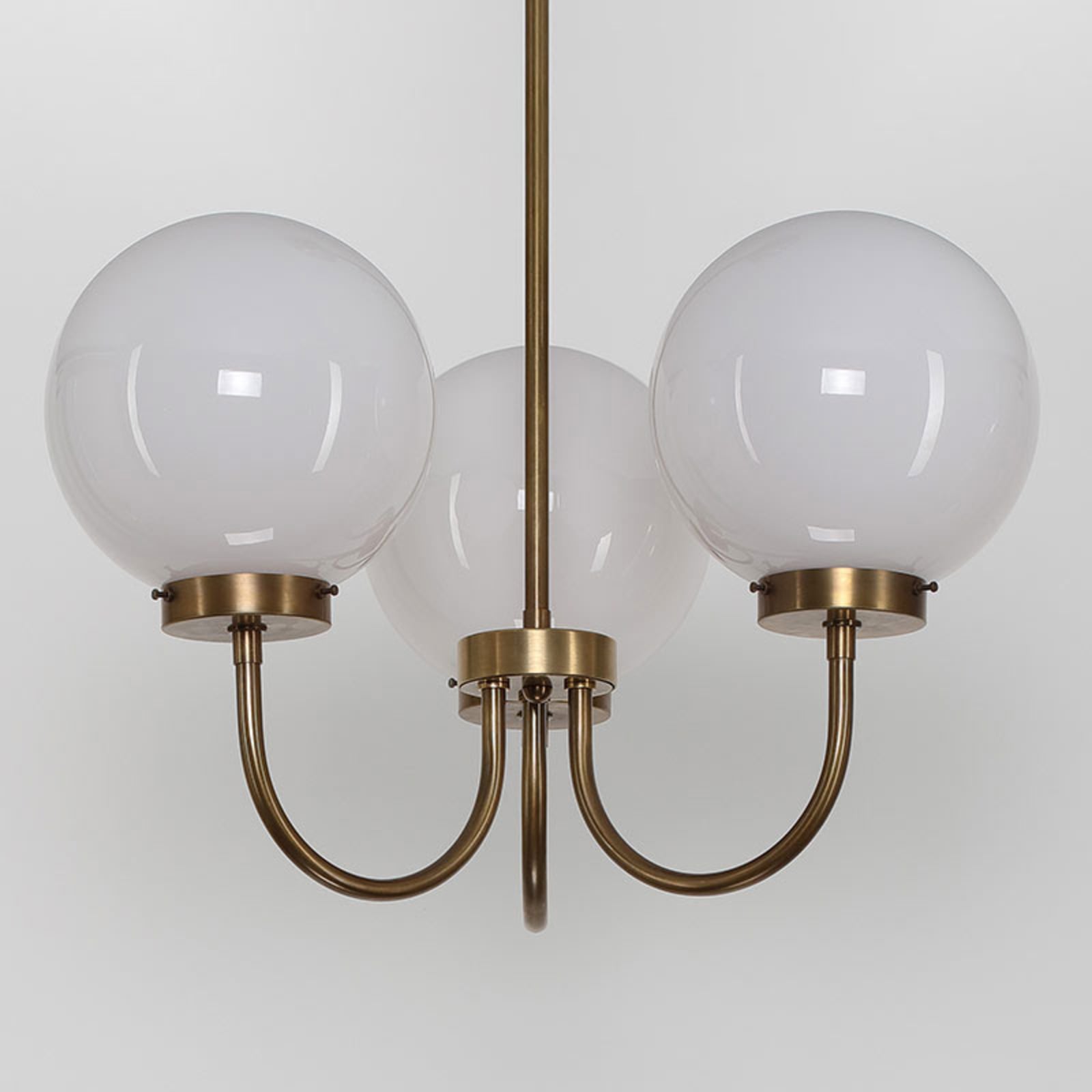 Lysekrone D119 3-armet messing med opalglass Ø50 cm E27 forfra