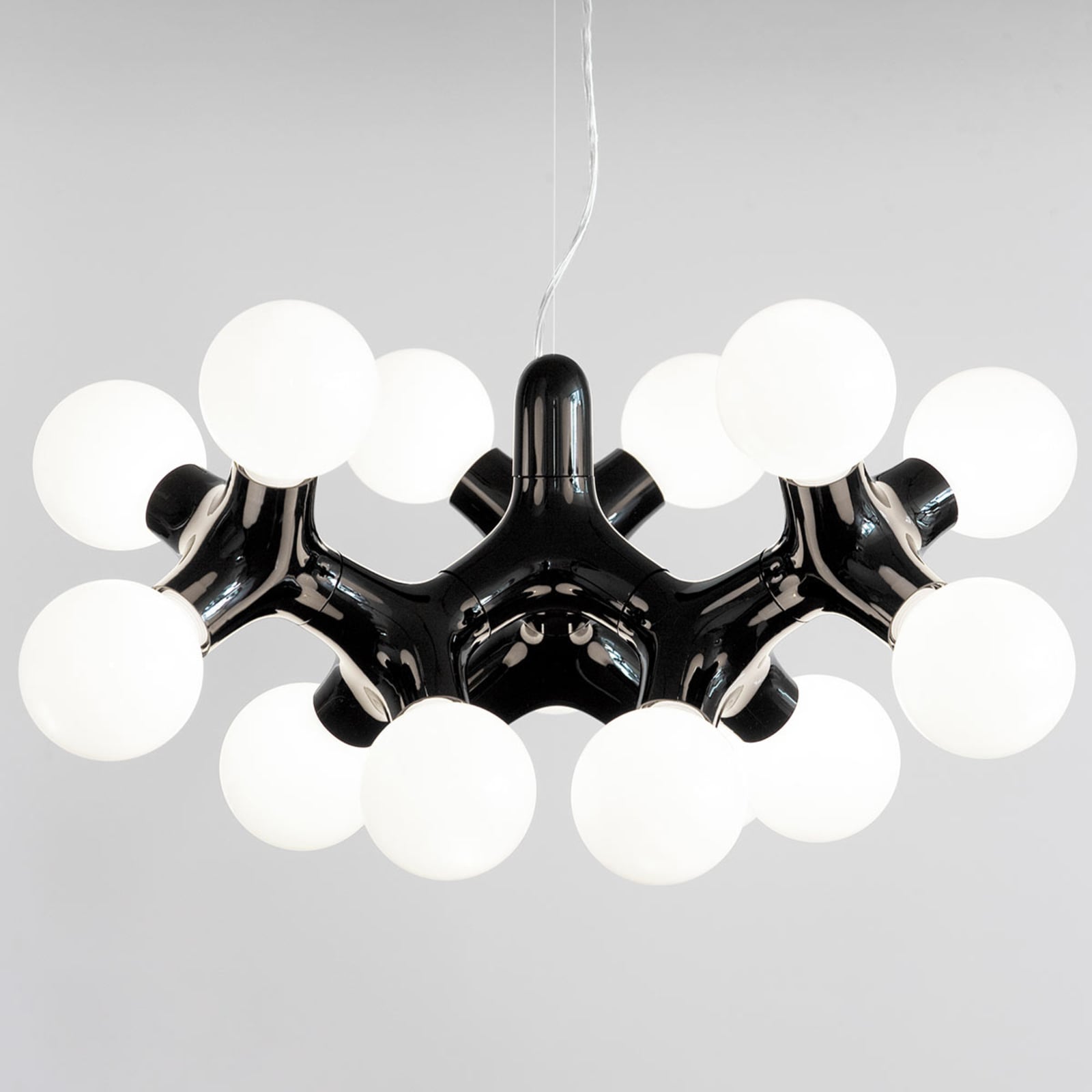 Lysekrone DNA Chandelier XL 15-lys svart dimbar forfra