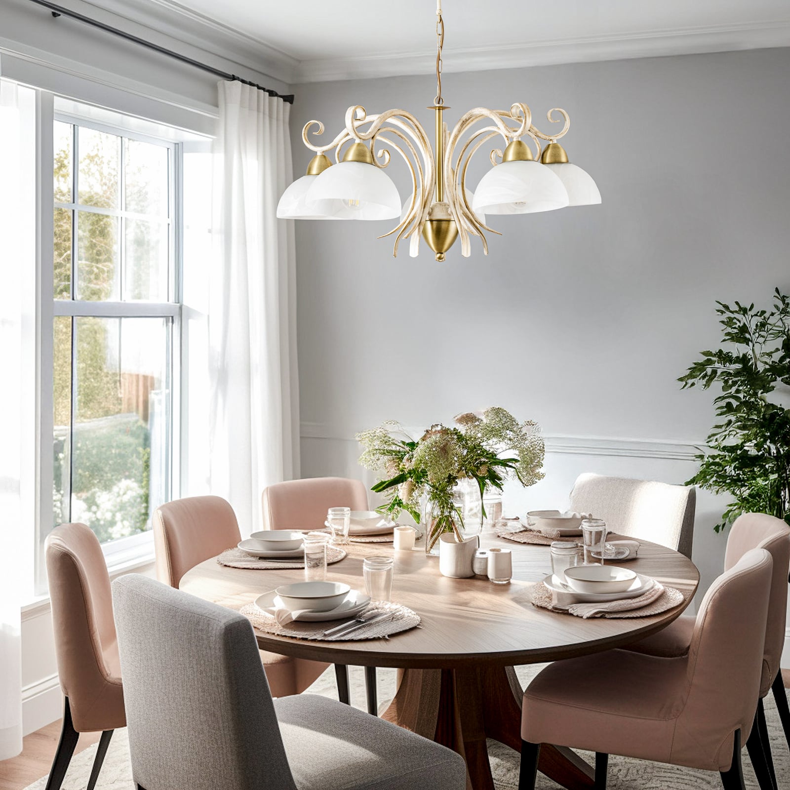 Detalj av glasskupler på Lysekrone Flora 5-lys