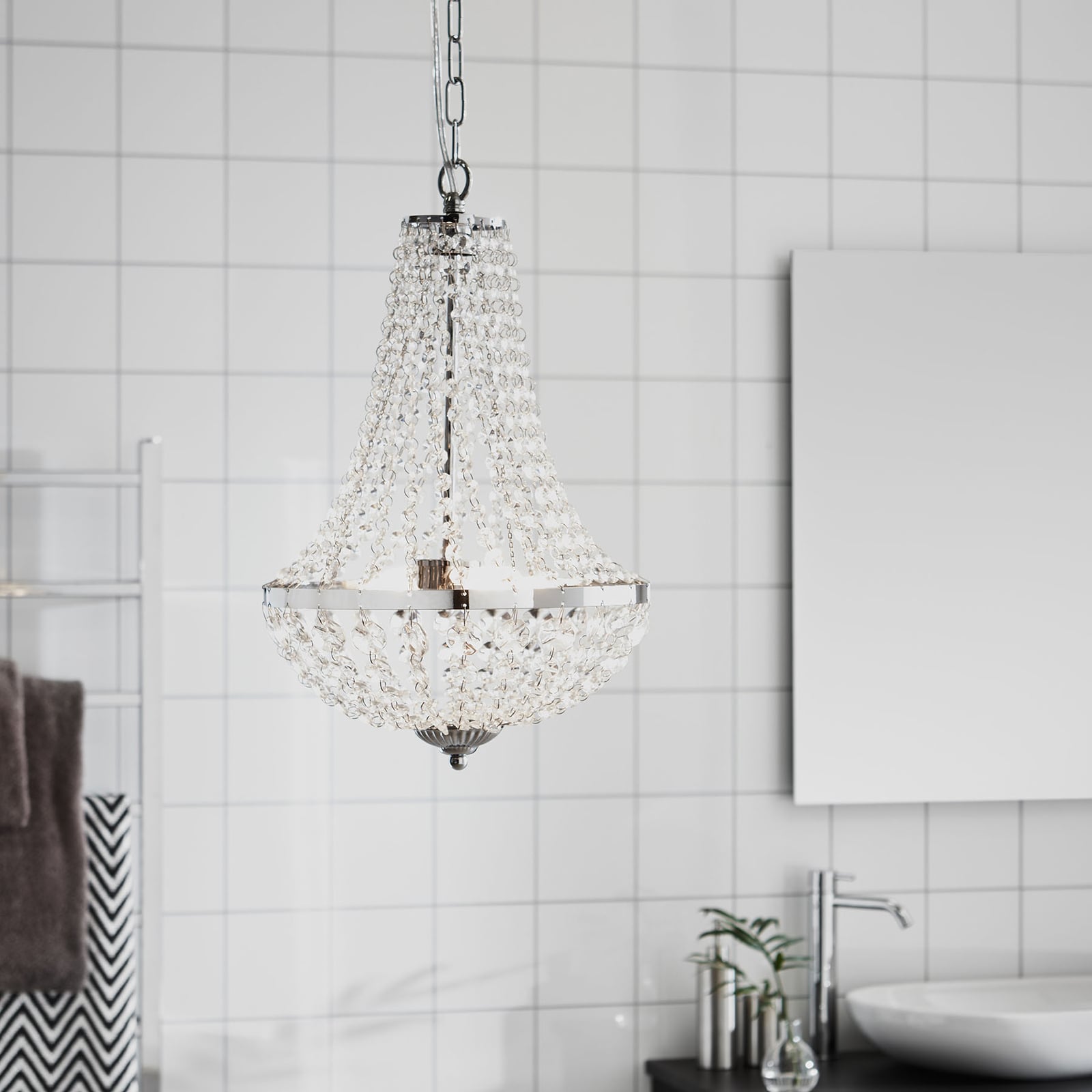 Detalj av lysekrone Gränsö krom og glass