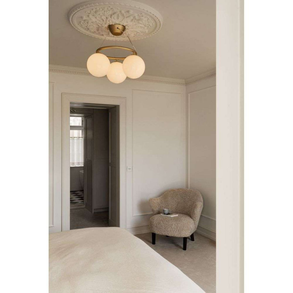 Lysekrone Miira 3 Circular messing/opal med dimmer funksjon