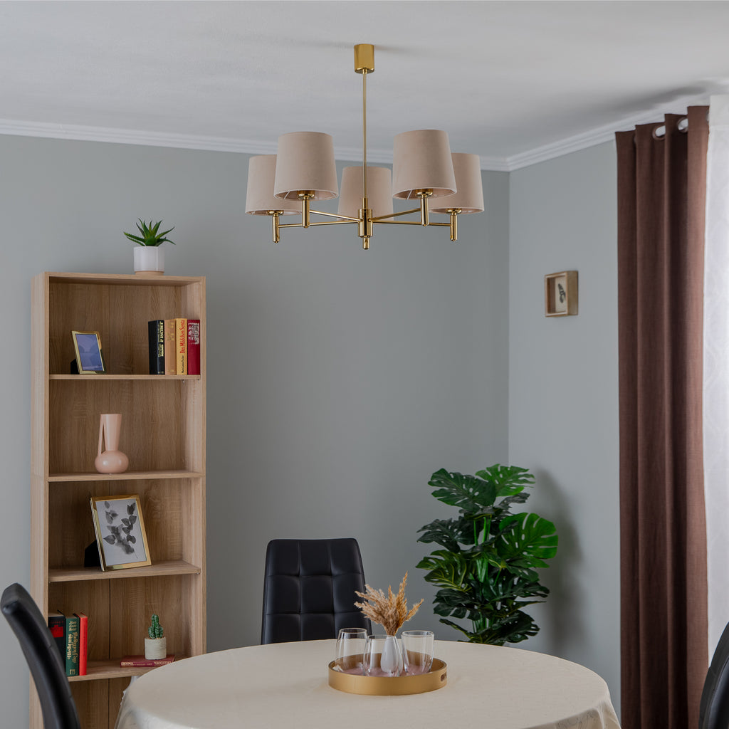 Lysekrone Polo 5-lys beige messing velur dimbar detalj