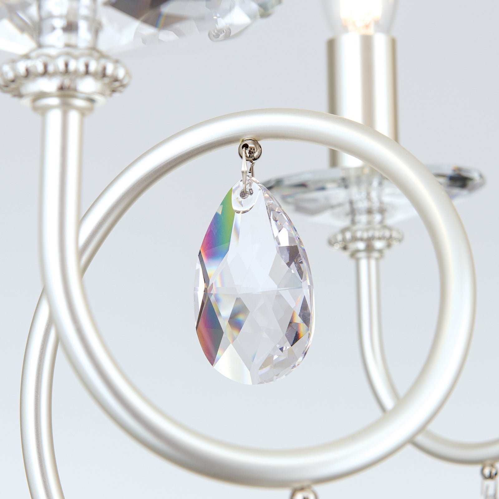 Montert Lysekrone Violetta Swarovski-krystall i rom