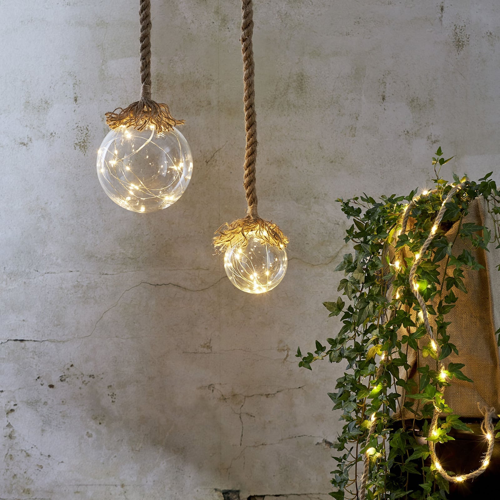 Detaljbilde av Lyslenke Jutta jutetau 40 LED batteridrevet beige