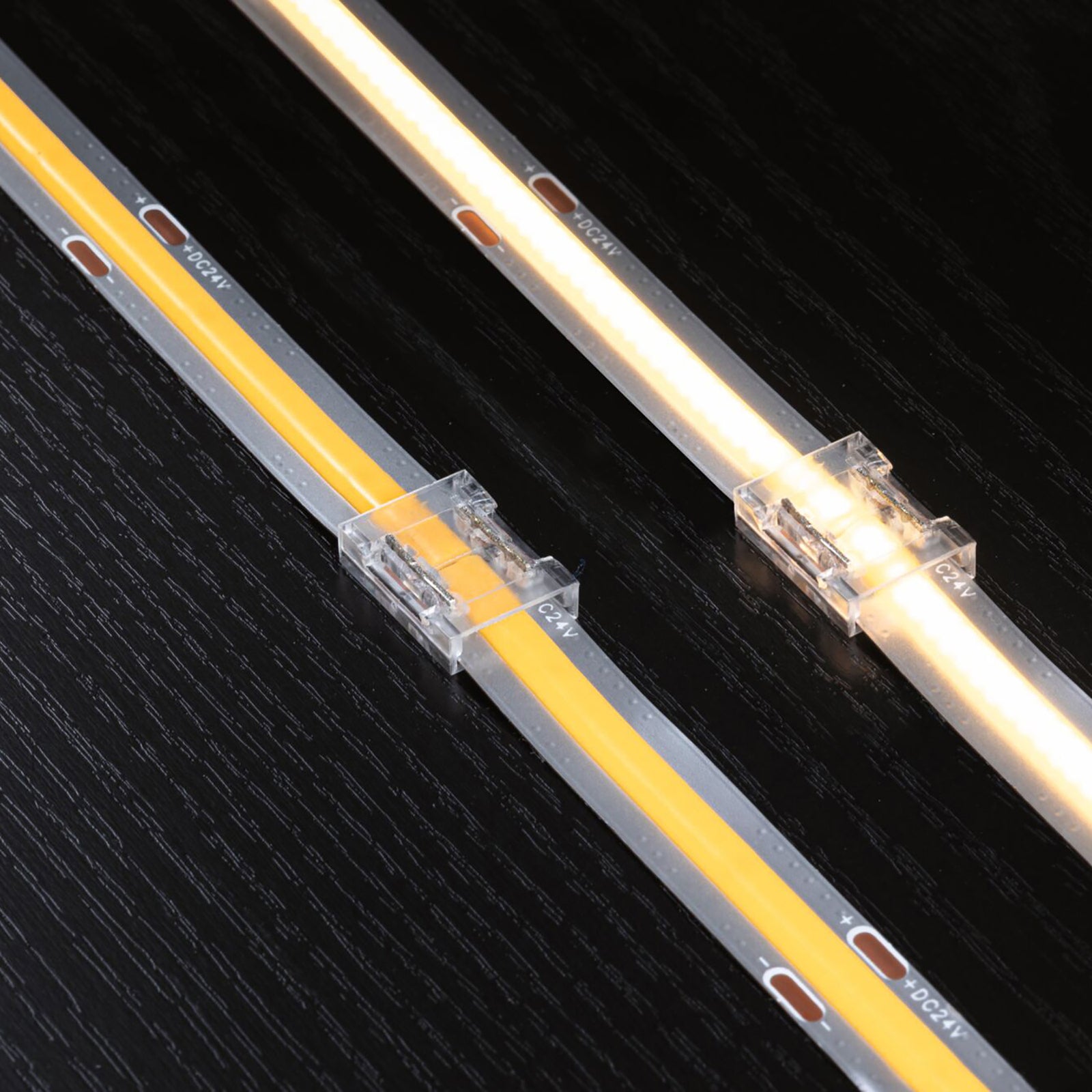 Nærbilde av MaxLED COB connector-sett for LED-stripe